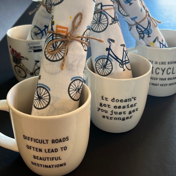 paper “baskets” set of 2-playful bicycle design-folds flat/nests between use-NWT - Picture 8 of 16